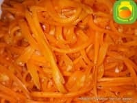 Морковка по корейски - морковча.